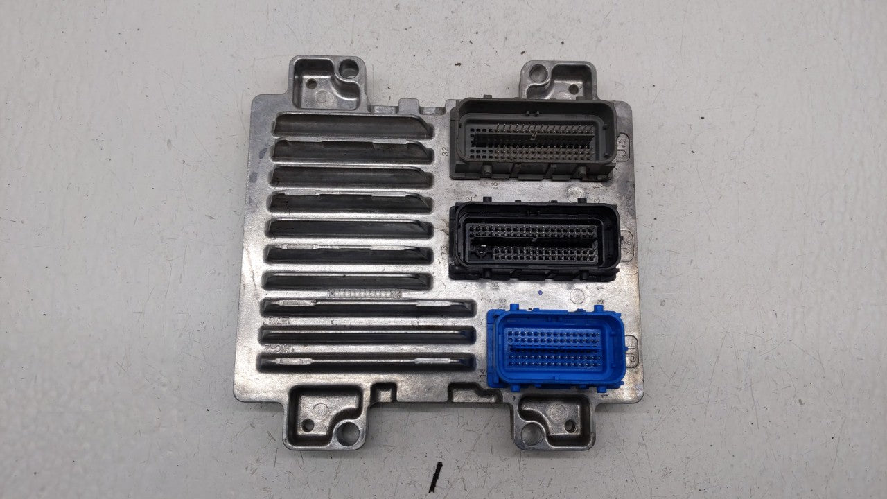 2017-2018 Chevrolet Trax PCM Engine Computer ECU ECM PCU OEM P/N:12668986 12695536 Fits 2017 2018 2019 OEM Used Auto Parts - Oemusedautoparts1.com