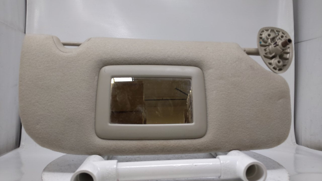 2005 Buick Rainier Sun Visor Shade Replacement Passenger Right Mirror Fits OEM Used Auto Parts - Oemusedautoparts1.com