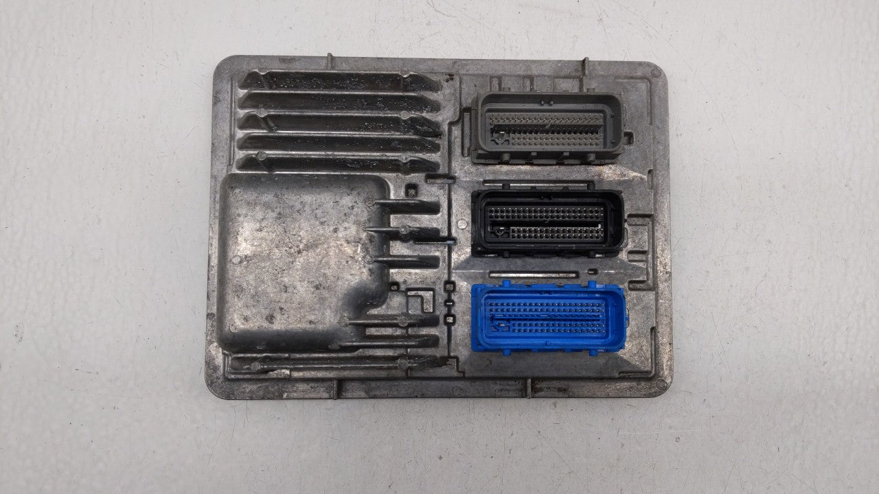 2017-2018 Chevrolet Cruze PCM Engine Computer ECU ECM PCU OEM P/N:12696201 12692038 Fits 2017 2018 2019 OEM Used Auto Parts - Oemusedautoparts1.com