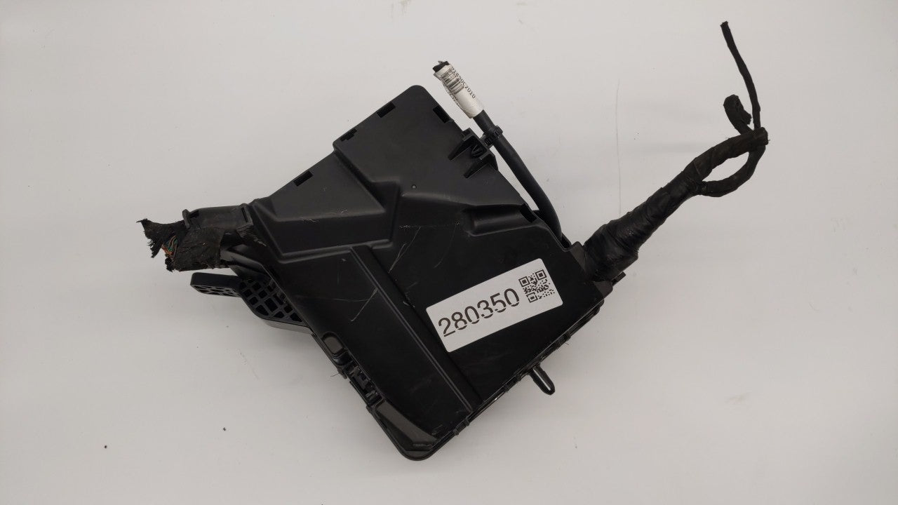 2016-2017 Hyundai Sonata Fusebox Fuse Box Panel Relay Module P/N:91270C2920 91270C2920LB Fits 2016 2017 OEM Used Auto Parts - Oemusedautoparts1.com