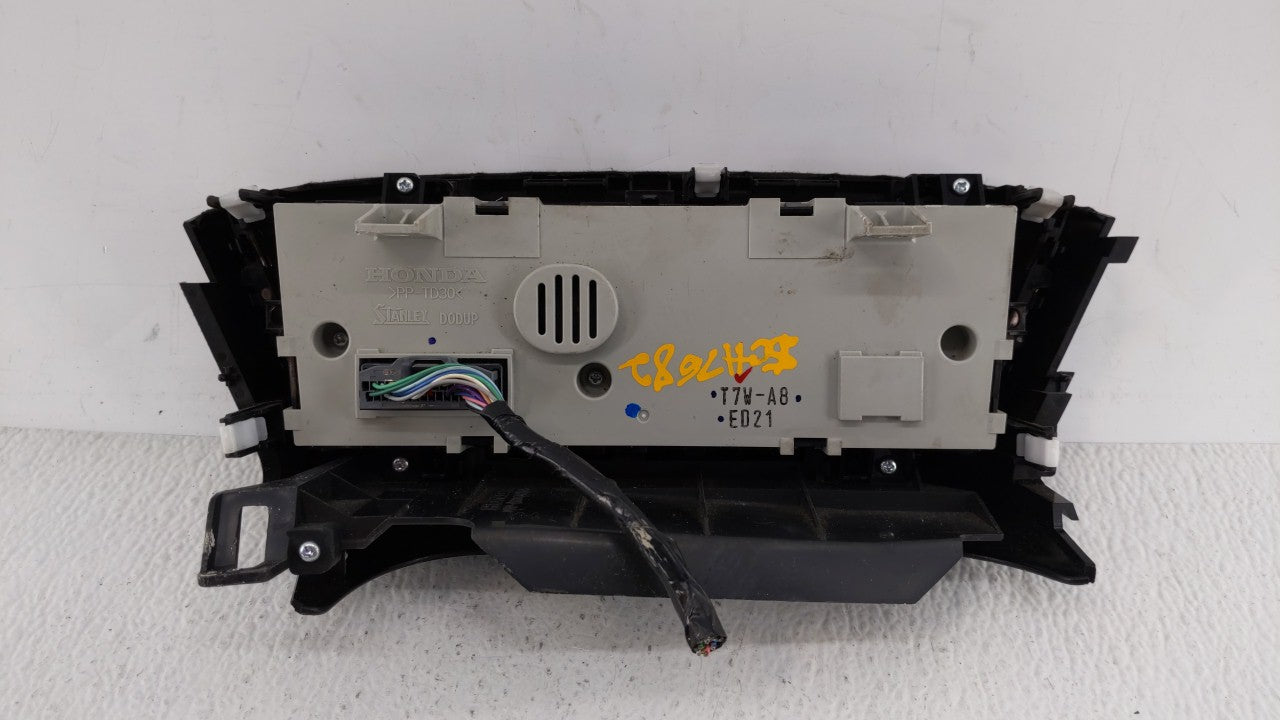 2016-2019 Honda Hr-V Climate Control Module Temperature AC/Heater Replacement P/N:79600T7WA850M1 79600-T7W-A840-M1 Fits OEM Used Auto Parts - Oemusedautoparts1.com