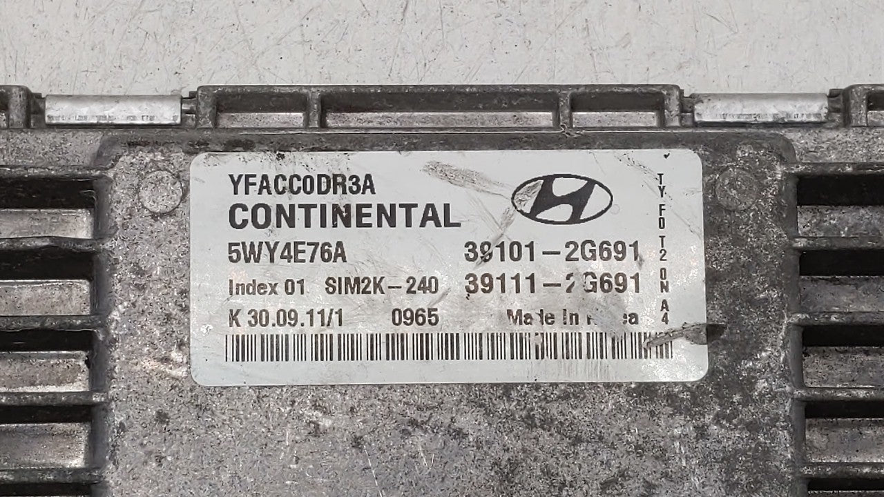 2011-2014 Hyundai Sonata PCM Engine Computer ECU ECM PCU OEM P/N:39101-2G692 39111-2G690 Fits 2011 2012 2013 2014 OEM Used Auto Parts - Oemusedautoparts1.com