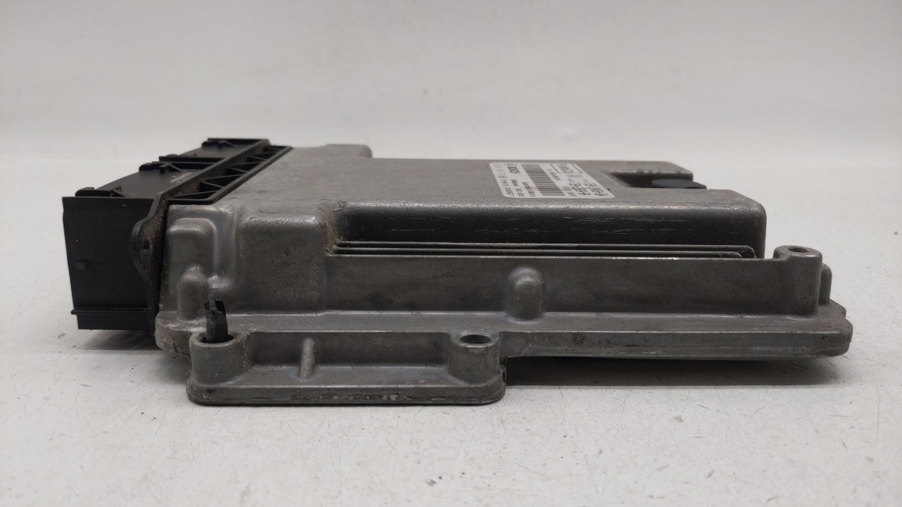 2015-2016 Ford Escape PCM Engine Computer ECU ECM PCU OEM P/N:FJ5A-12A650-BA FJ5A-12A560-UC Fits 2015 2016 OEM Used Auto Parts - Oemusedautoparts1.com