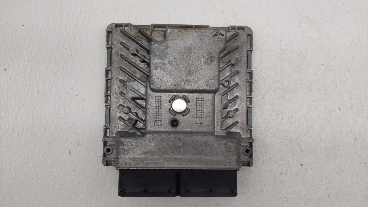 2014 Volkswagen Passat PCM Engine Computer ECU ECM PCU OEM P/N:06K 906 070 H 06K 906 070 J Fits OEM Used Auto Parts - Oemusedautoparts1.com