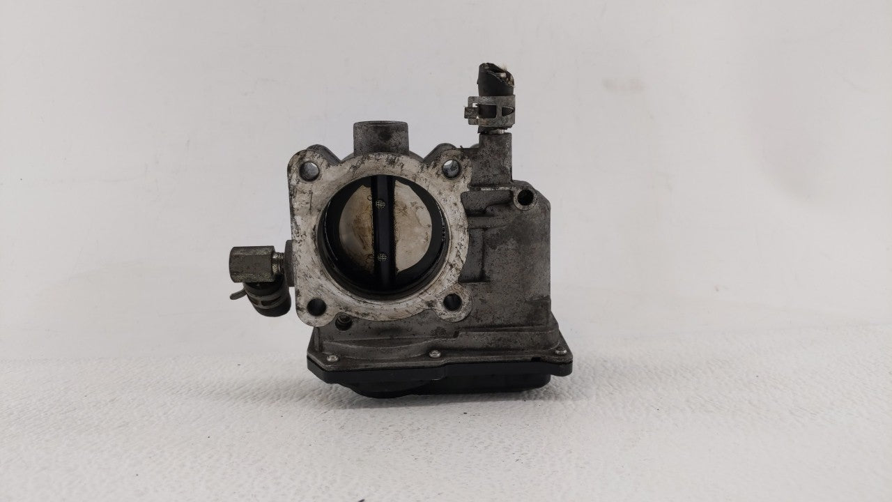 2009-2010 Toyota Corolla Throttle Body P/N:22030-37010 22030-0T070 Fits 2009 2010 OEM Used Auto Parts - Oemusedautoparts1.com