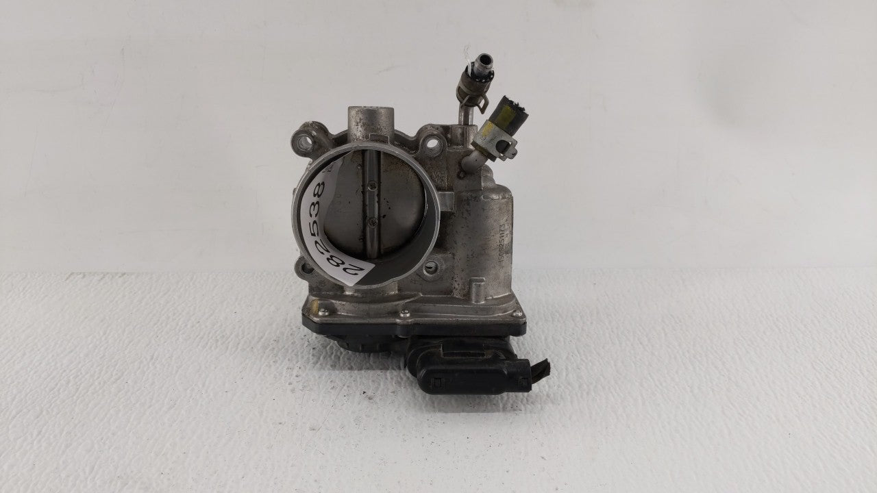 2014-2018 Hyundai Tucson Throttle Body P/N:35100-2E000 Fits 2011 2012 2013 2014 2015 2016 2017 2018 2019 OEM Used Auto Parts - Oemusedautoparts1.com