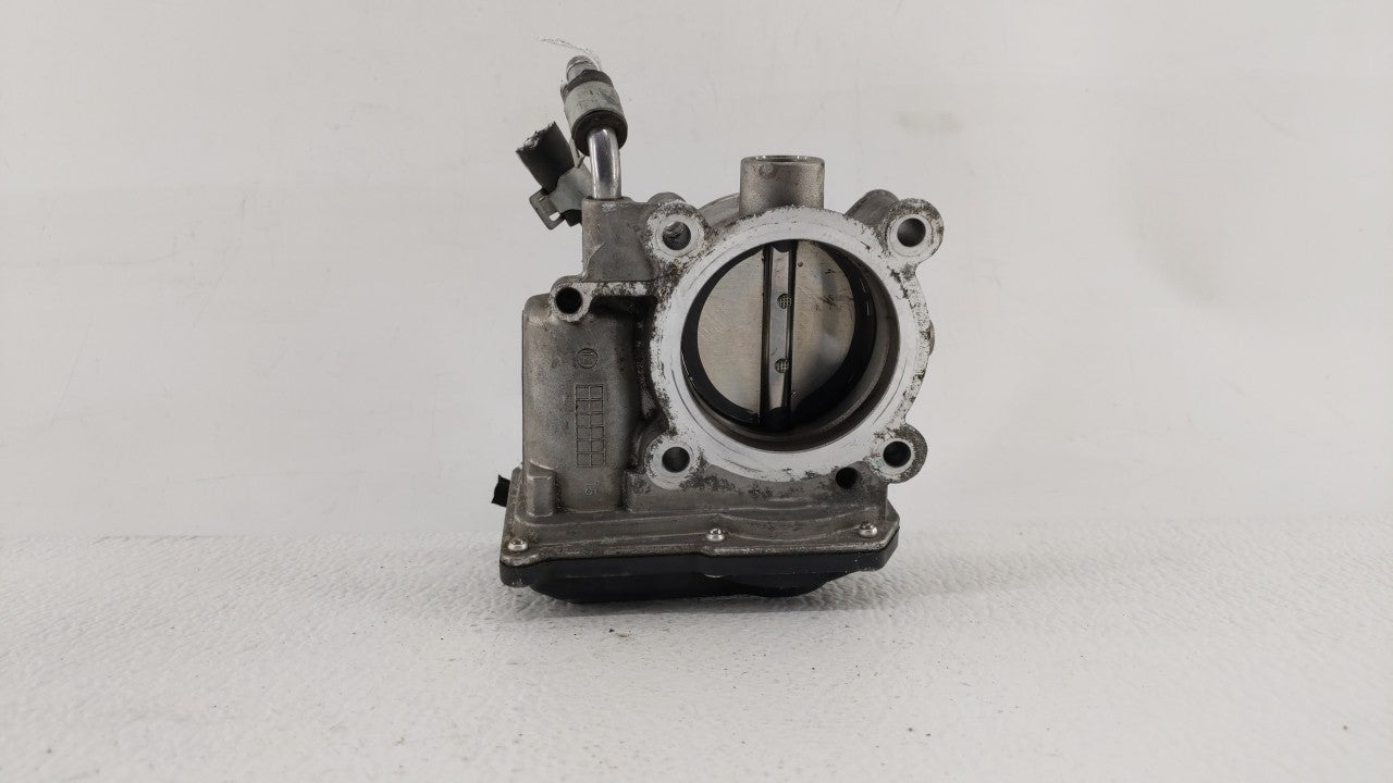 2014-2018 Hyundai Tucson Throttle Body P/N:35100-2E000 Fits 2011 2012 2013 2014 2015 2016 2017 2018 2019 OEM Used Auto Parts - Oemusedautoparts1.com