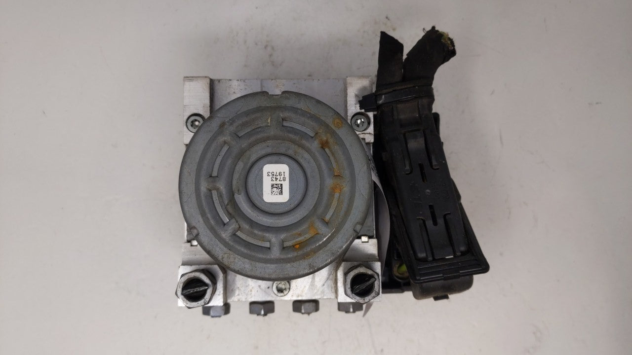 2016-2019 Ford Explorer ABS Pump Control Module Replacement P/N:FB53-2C405-AE HB53-2C405-AB Fits 2016 2017 2018 2019 OEM Used Auto Parts - Oemusedautoparts1.com