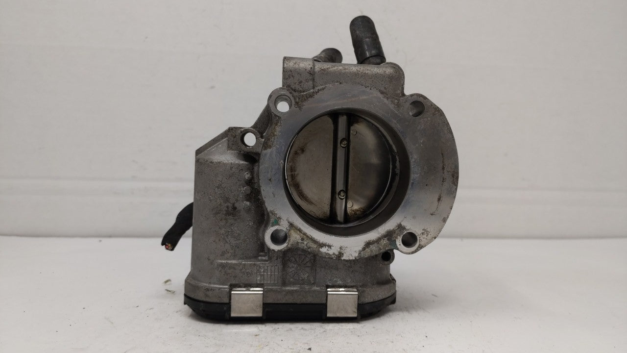 2011-2014 Hyundai Sonata Throttle Body P/N:35100-2G710 Fits 2011 2012 2013 2014 2015 2016 OEM Used Auto Parts - Oemusedautoparts1.com