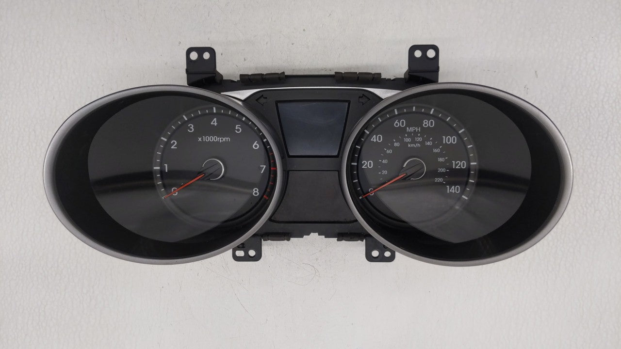 2010-2013 Hyundai Tucson Instrument Cluster Speedometer Gauges P/N:94001-2S580 94001-2S585 Fits 2010 2011 2012 2013 OEM Used Auto Parts - Oemusedautoparts1.com