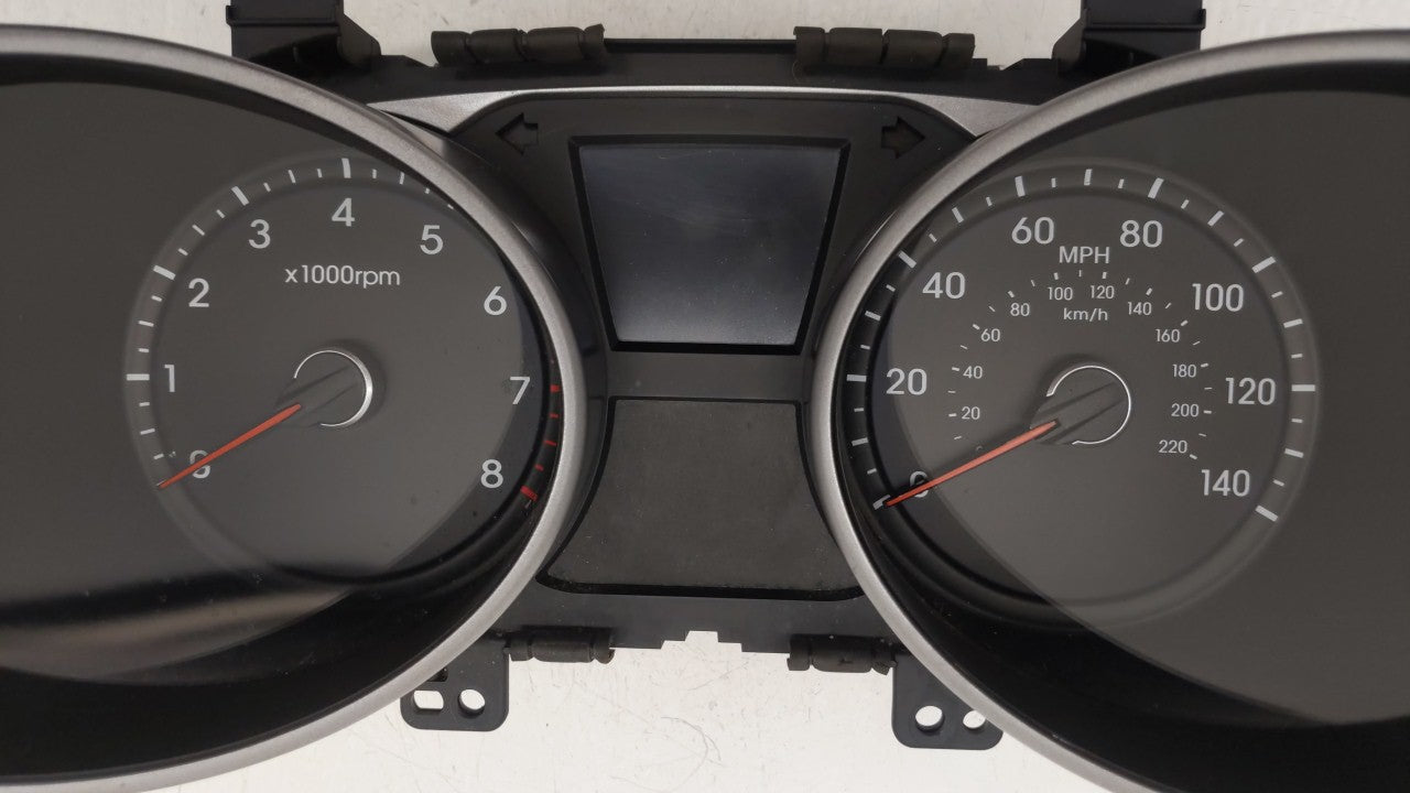 2010-2013 Hyundai Tucson Instrument Cluster Speedometer Gauges P/N:94001-2S580 94001-2S585 Fits 2010 2011 2012 2013 OEM Used Auto Parts - Oemusedautoparts1.com