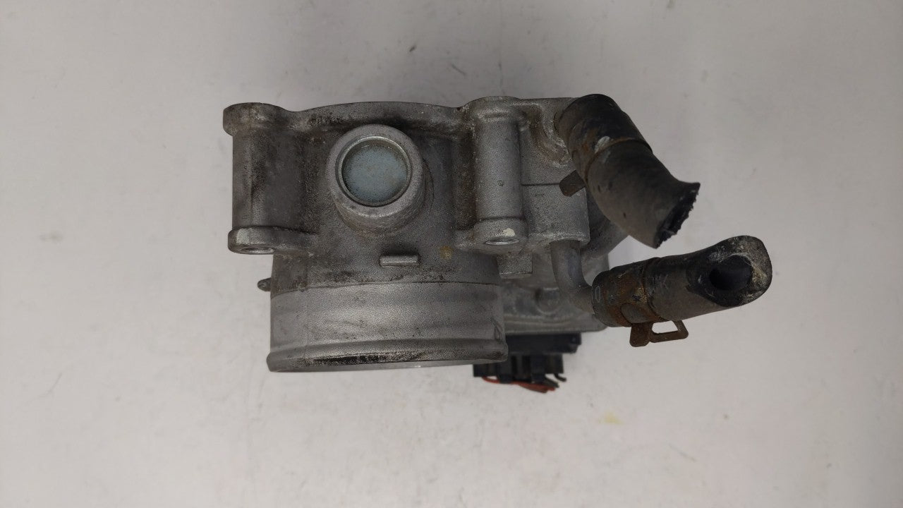 2014-2018 Hyundai Tucson Throttle Body P/N:35100-2E000 Fits 2011 2012 2013 2014 2015 2016 2017 2018 2019 OEM Used Auto Parts - Oemusedautoparts1.com