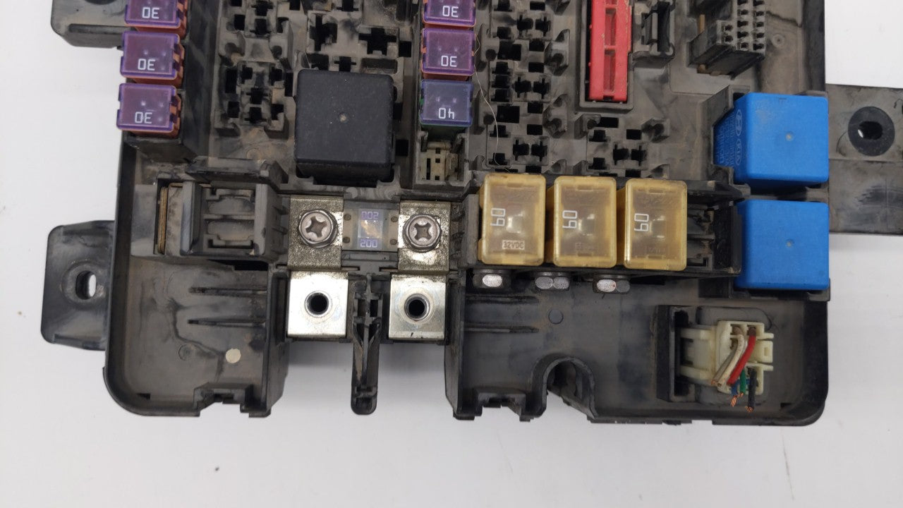 2009-2011 Hyundai Genesis Fusebox Fuse Box Panel Relay Module P/N:91290 3M102 Fits 2009 2010 2011 OEM Used Auto Parts - Oemusedautoparts1.com