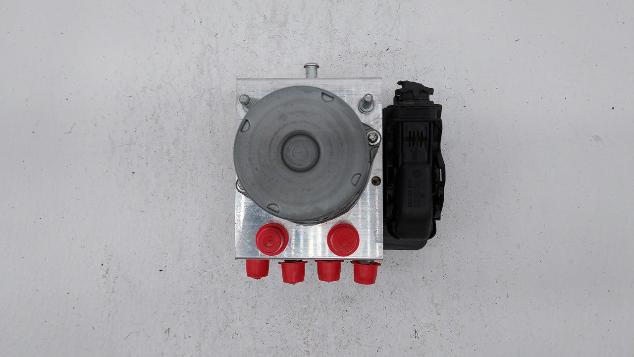 2017 Jeep Cherokee ABS Pump Control Module Replacement P/N:P68293541AB Fits OEM Used Auto Parts - Oemusedautoparts1.com