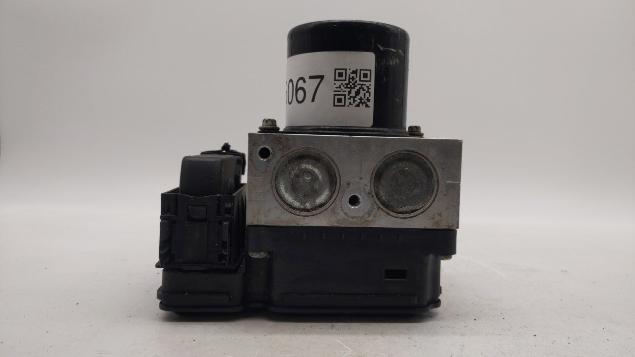 2013-2016 Chevrolet Malibu ABS Pump Control Module Replacement P/N:22827930 22888501 Fits 2012 2013 2014 2015 2016 OEM Used Auto Parts - Oemusedautoparts1.com
