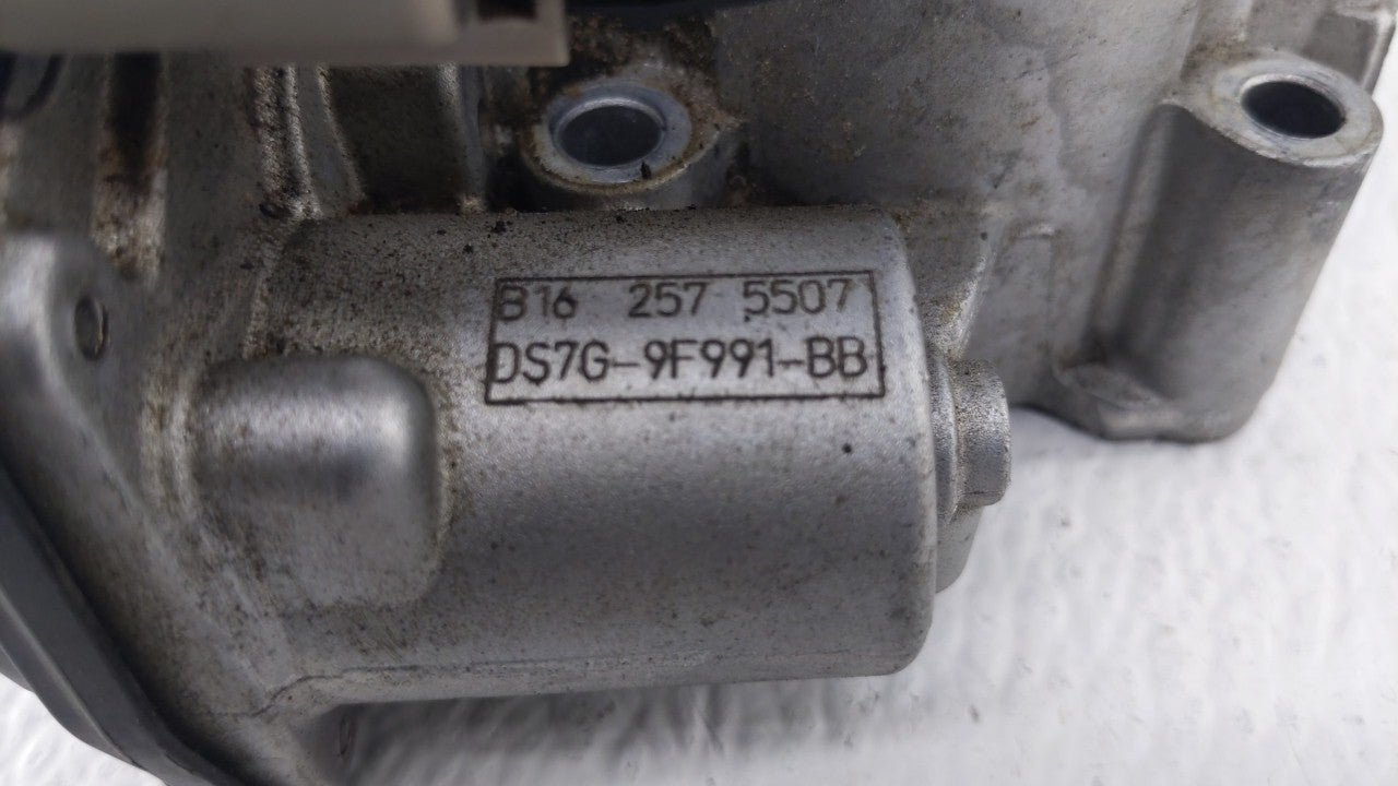 2014-2019 Ford Fusion Throttle Body P/N:DS7G-9F991-BB DS7G-9E991-BB Fits 2014 2015 2016 2017 2018 2019 OEM Used Auto Parts - Oemusedautoparts1.com