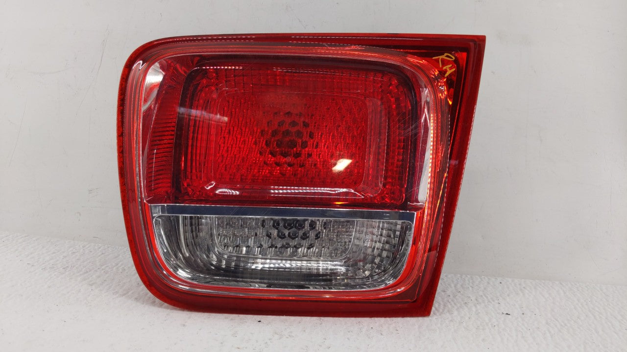 2013-2016 Chevrolet Malibu Tail Light Assembly Passenger Right OEM P/N:22871116 22907312 Fits 2013 2014 2015 2016 OEM Used Auto Parts - Oemusedautoparts1.com