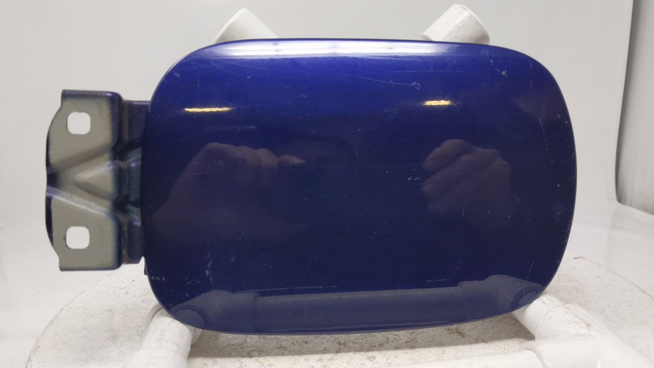 00 01 02 03 04 Volvo V40 40 Fuel Tank Cover Gas Lid Blue 15B470 - Oemusedautoparts1.com