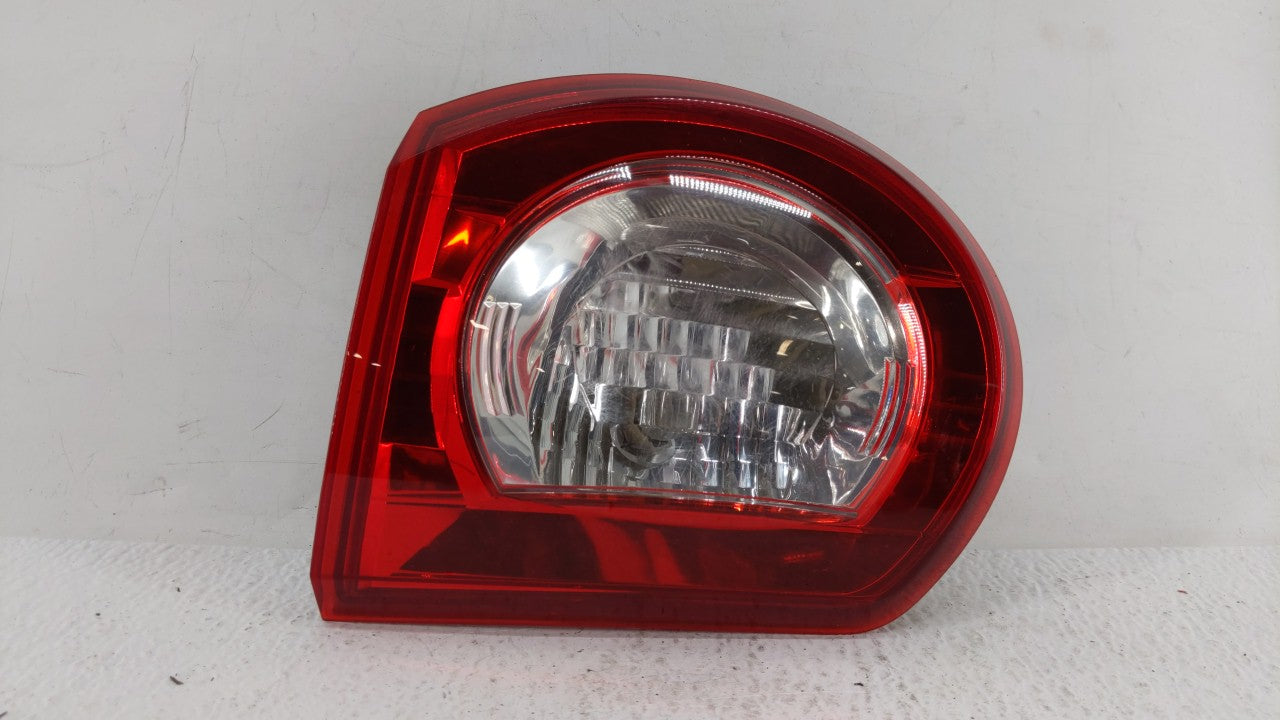 2009-2012 Chevrolet Traverse Tail Light Assembly Passenger Right OEM P/N:25952323 Fits 2009 2010 2011 2012 OEM Used Auto Parts - Oemusedautoparts1.com