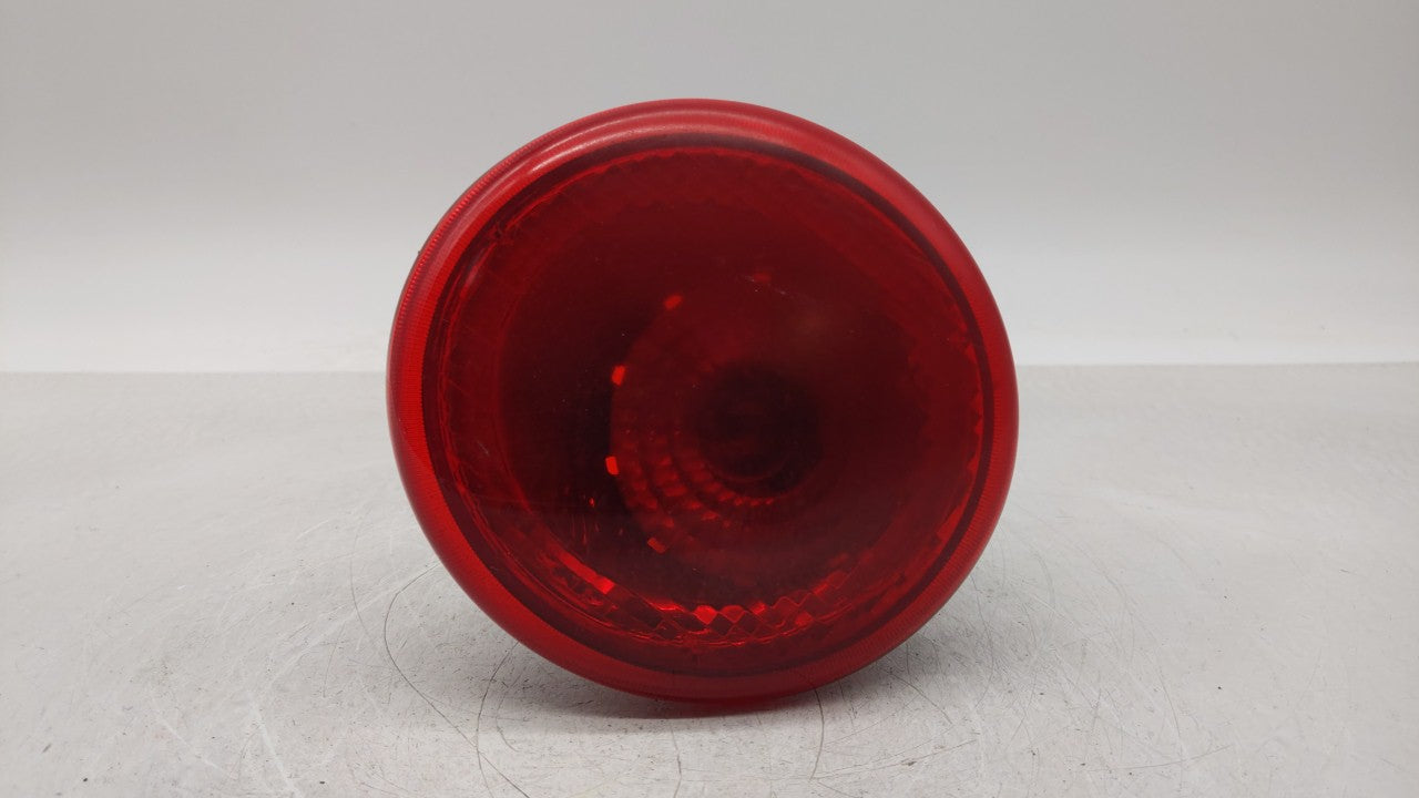 2006-2011 Chevrolet Hhr Tail Light Assembly Passenger Right OEM P/N:15821824 16532504 Fits 2006 2007 2008 2009 2010 2011 OEM Used Auto Parts - Oemusedautoparts1.com