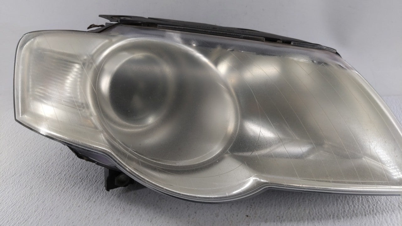 2006-2010 Volkswagen Passat Passenger Right Oem Head Light Headlight Lamp - Oemusedautoparts1.com