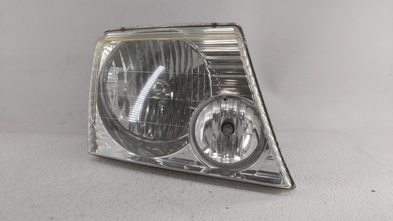 2002-2005 Ford Explorer Passenger Right Oem Head Light Headlight Lamp - Oemusedautoparts1.com