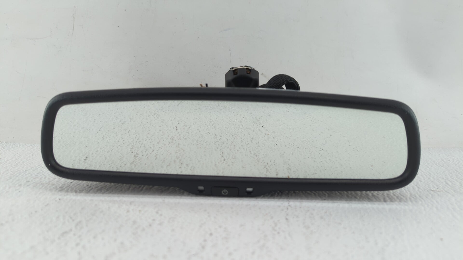 2010-2012 Chrysler Town & Country Interior Rear View Mirror Replacement OEM P/N:e11026130 55157457AC Fits 2010 2011 2012 OEM Used Auto Parts - Oemusedautoparts1.com