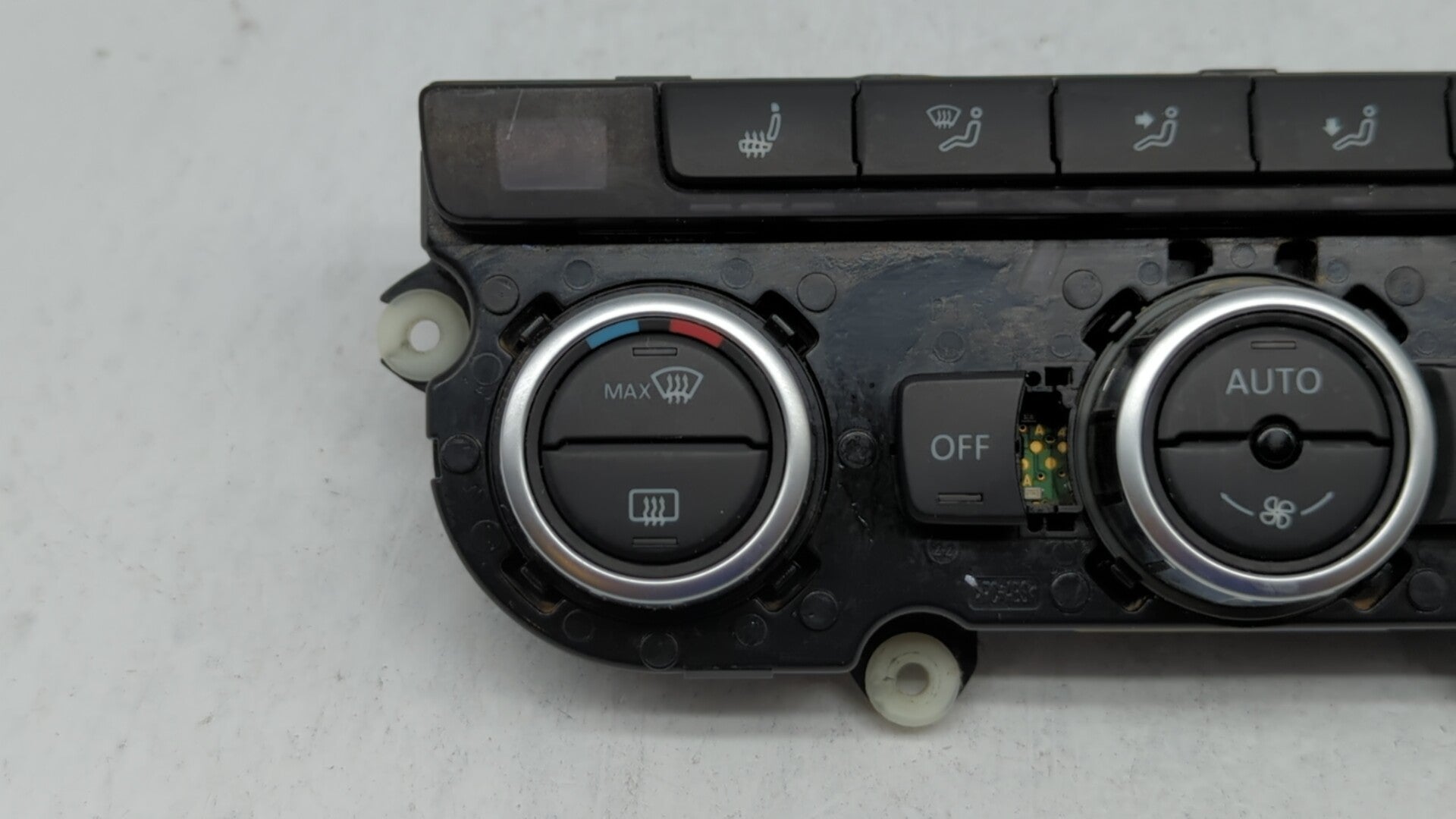 2014 Volkswagen Tiguan Climate Control Module Temperature AC/Heater Replacement P/N:3AA907044CC 561 907 426A ZJU Fits 2013 2015 OEM Used Auto Parts - Oemusedautoparts1.com