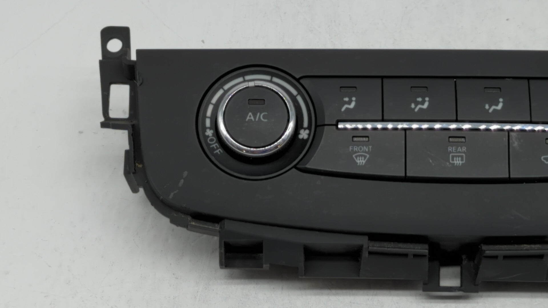 2016-2018 Nissan Altima Climate Control Module Temperature AC/Heater Replacement P/N:275109HS0A 275109HT0A Fits 2016 2017 2018 OEM Used Auto Parts - Oemusedautoparts1.com