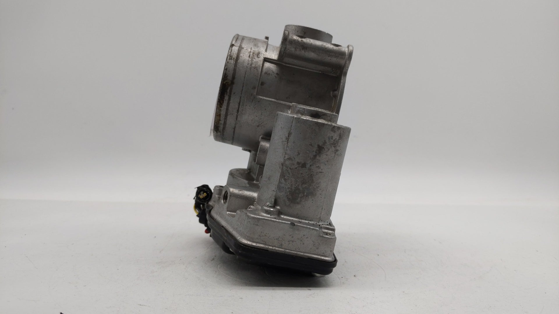 2013-2019 Ford Fusion Throttle Body P/N:DS7E-9F991-AK DS7E-9F991-AD Fits 2013 2014 2015 2016 2017 2018 2019 2020 OEM Used Auto Parts - Oemusedautoparts1.com