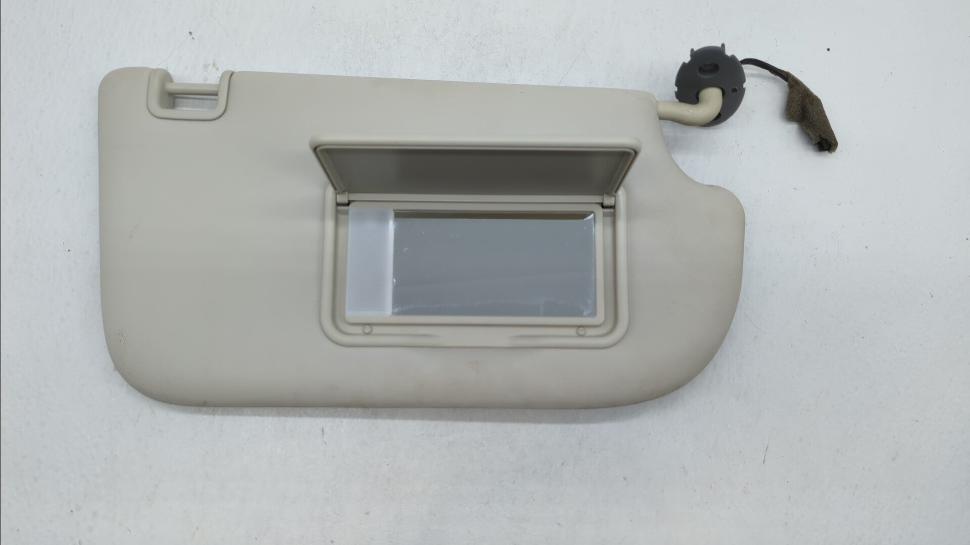 2013-2019 Ford Escape Sun Visor Shade Replacement Passenger Right Mirror Fits 2013 2014 2015 2016 2017 2018 2019 OEM Used Auto Parts - Oemusedautoparts1.com