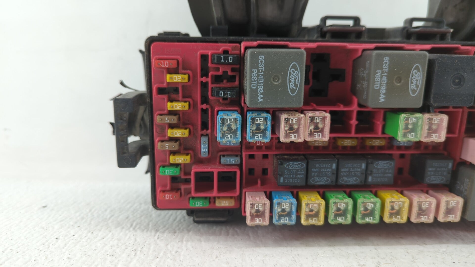 2007-2008 Ford Expedition Fusebox Fuse Box Panel Relay Module P/N:7L1T-15604-BK 7L1T15604BK Fits 2007 2008 OEM Used Auto Parts - Oemusedautoparts1.com