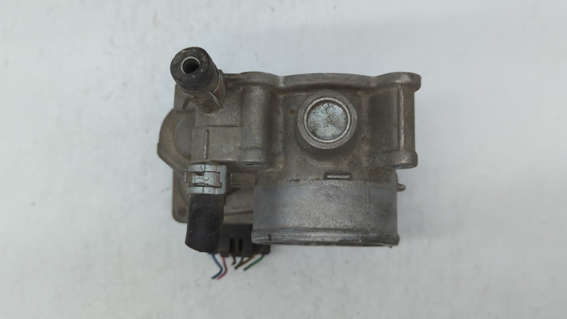 2011-2018 Toyota Corolla Throttle Body P/N:22030-0T080 Fits 2011 2012 2013 2014 2015 2016 2017 2018 OEM Used Auto Parts - Oemusedautoparts1.com