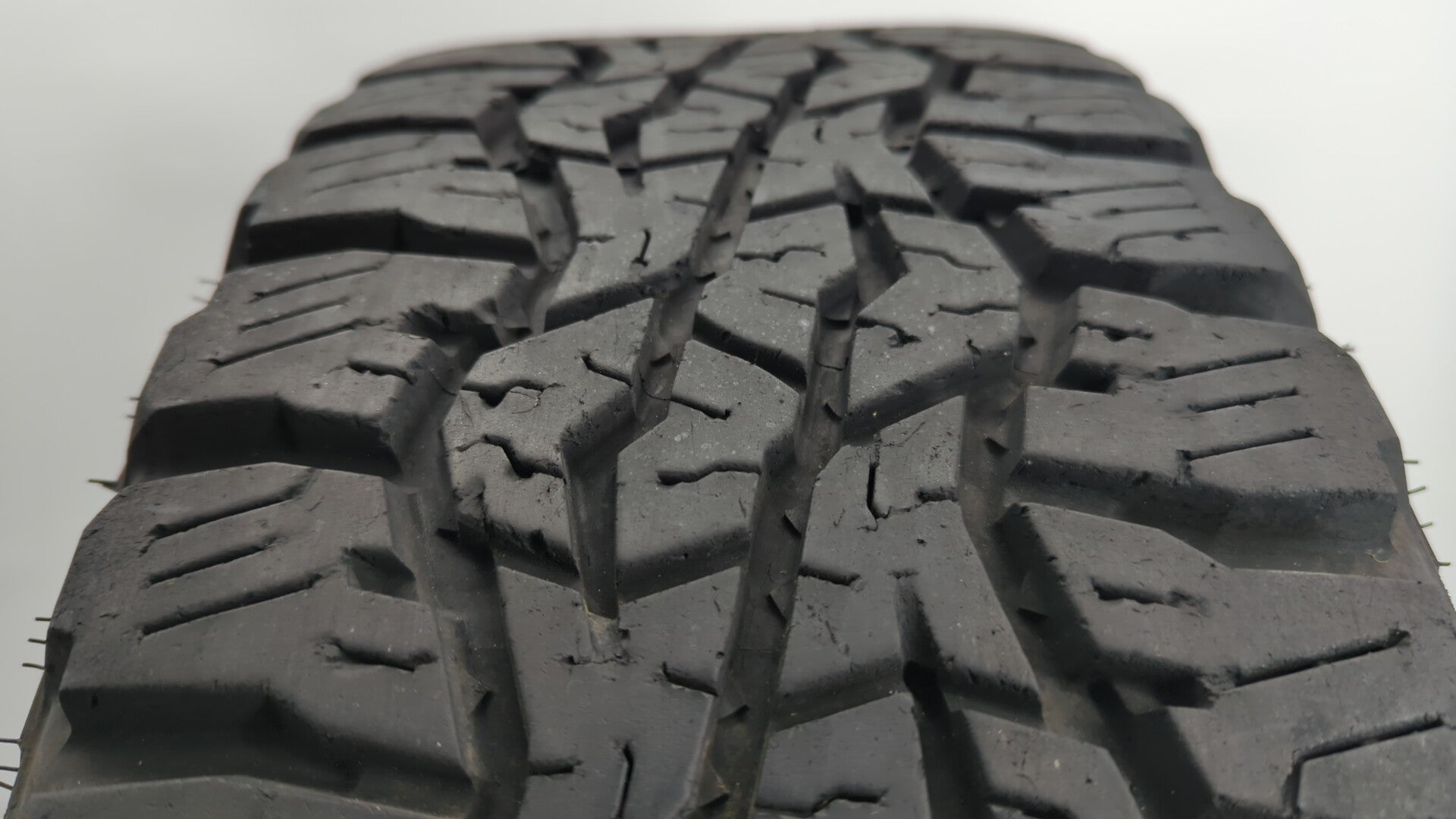 Used Tire 265/70R16 GOODYEAR WRANGLER ULTRATERRAIN AT 112S All Terrain -  /32 