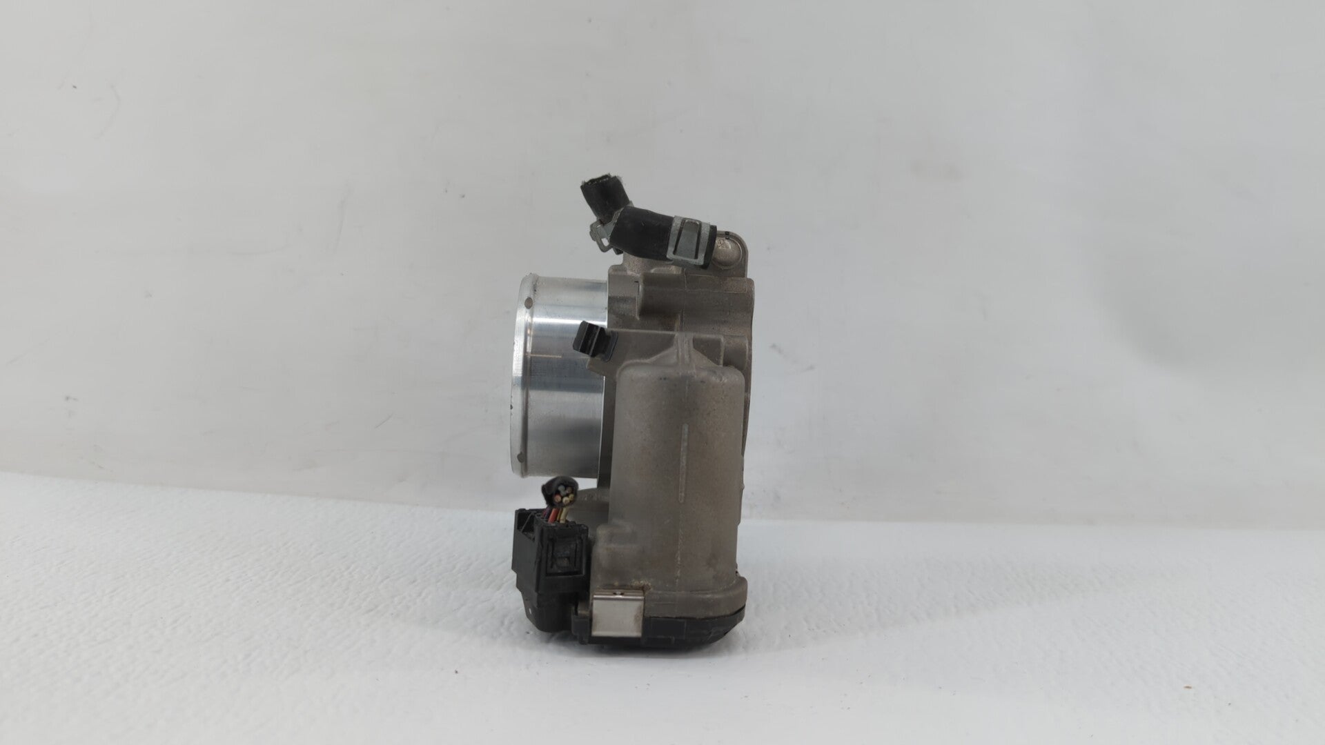 2016-2019 Kia Optima Throttle Body P/N:35100-2G600 Fits 2015 2016 2017 2018 2019 OEM Used Auto Parts - Oemusedautoparts1.com