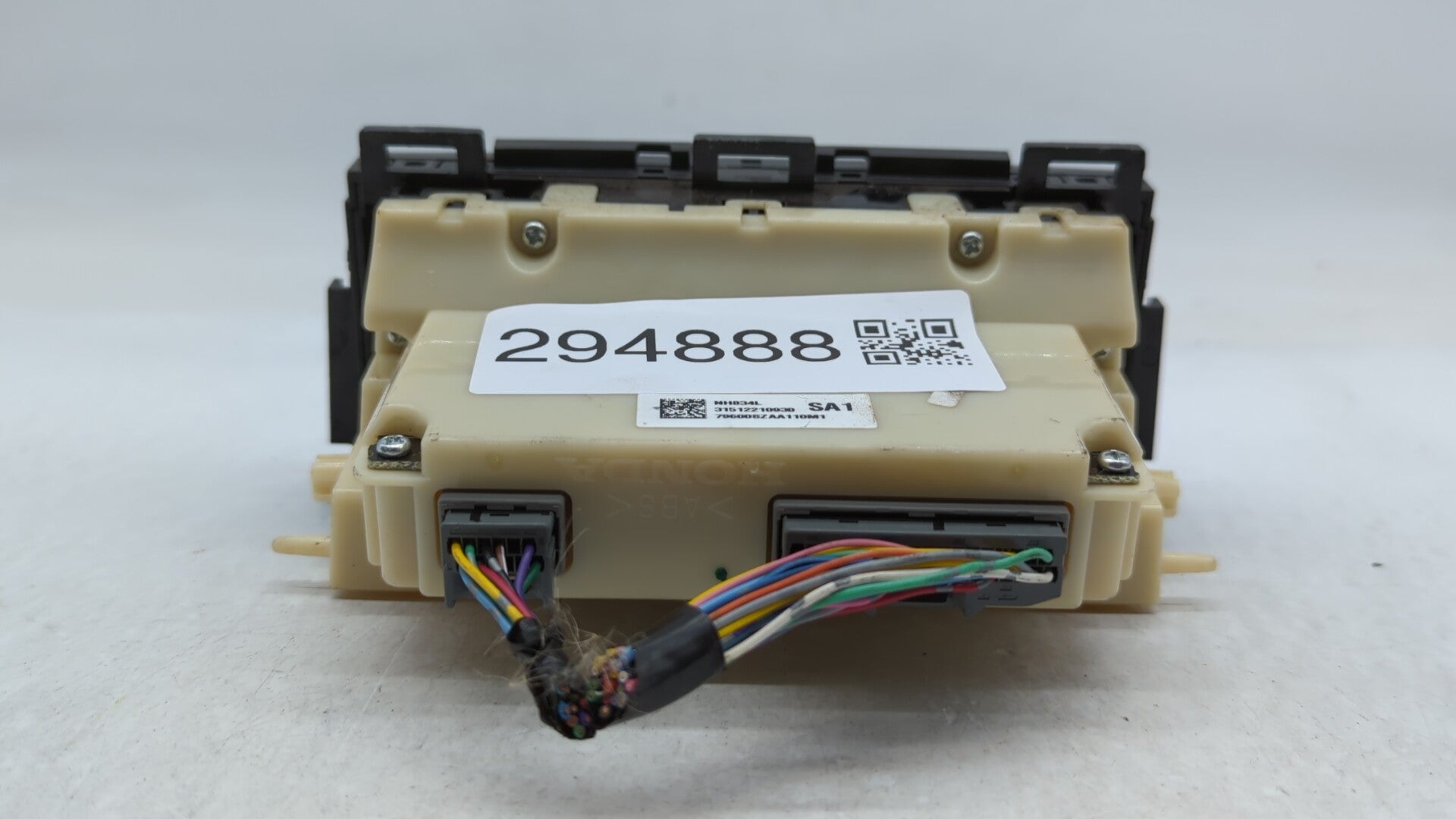 2012-2015 Honda Pilot Climate Control Module Temperature AC/Heater Replacement P/N:79600SZAA110M1 Fits 2012 2013 2014 2015 OEM Used Auto Parts - Oemusedautoparts1.com