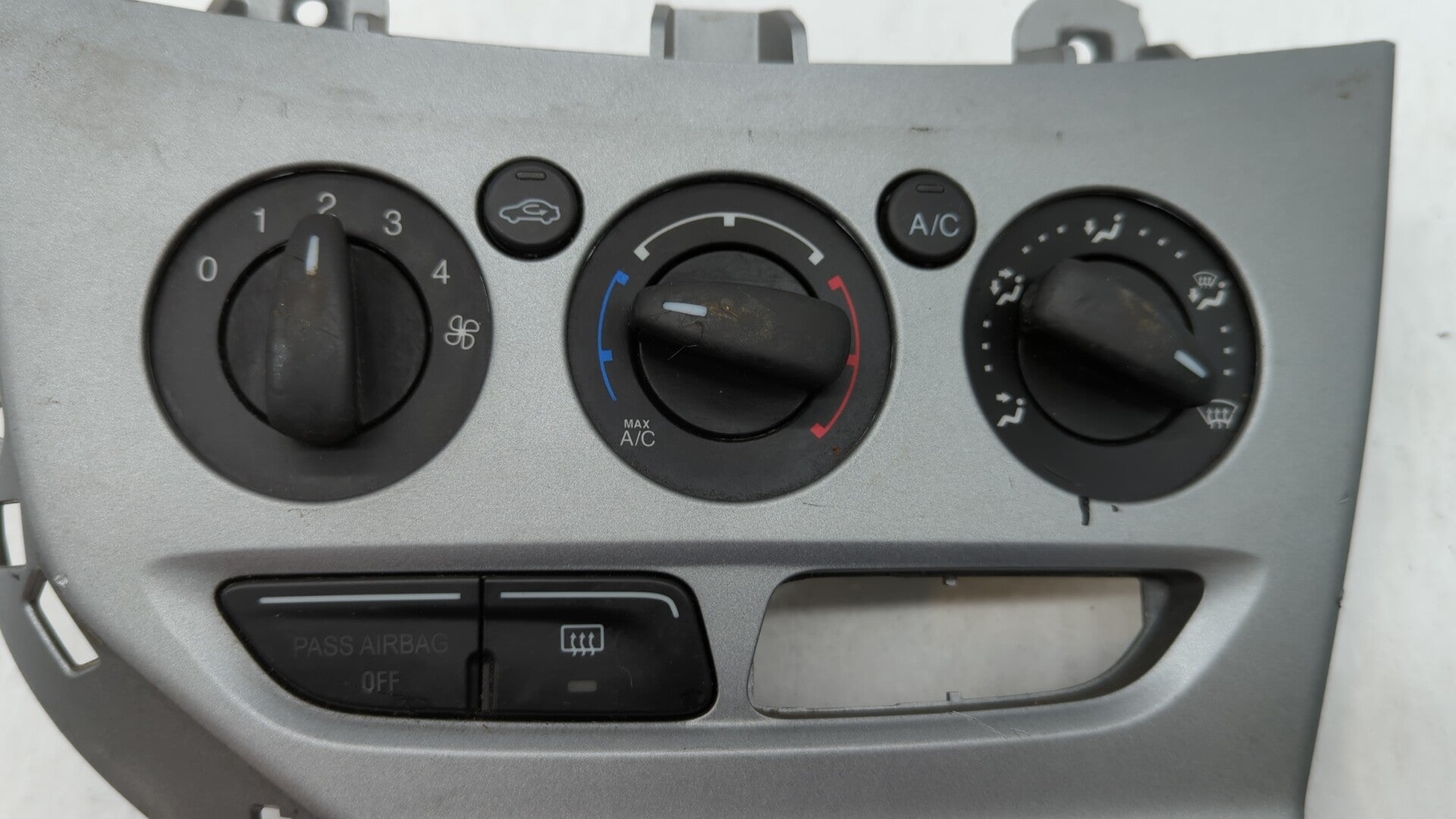 2012 Ford Focus Climate Control Module Temperature AC/Heater Replacement P/N:CM5T-19980-AE CM5T-19980-AC Fits OEM Used Auto Parts - Oemusedautoparts1.com