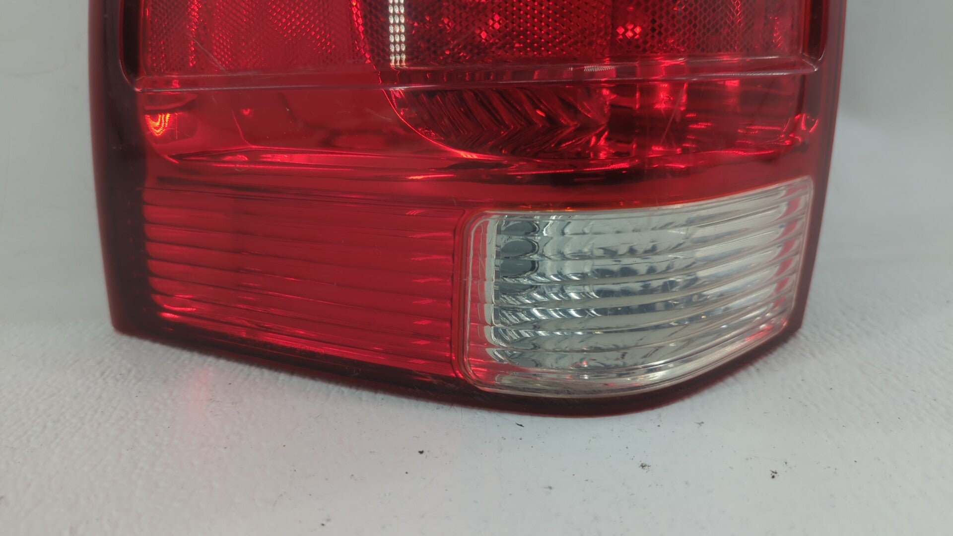 2003-2006 Ford Expedition Tail Light Assembly Driver Left OEM P/N:2LIX-13B505-A Fits 2003 2004 2005 2006 OEM Used Auto Parts - Oemusedautoparts1.com