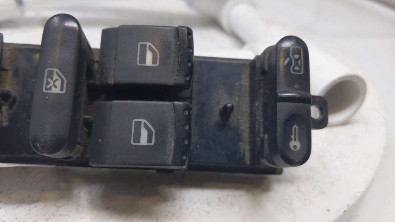 2000 Volkswagen Golf Master Power Window Switch Replacement Driver Side Left Fits OEM Used Auto Parts - Oemusedautoparts1.com