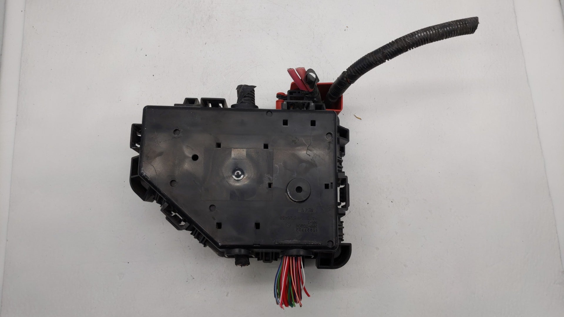 2012-2014 Ford Focus Fusebox Fuse Box Panel Relay Module P/N:P2294037 AV6T-141A142-AB Fits 2012 2013 2014 OEM Used Auto Parts - Oemusedautoparts1.com