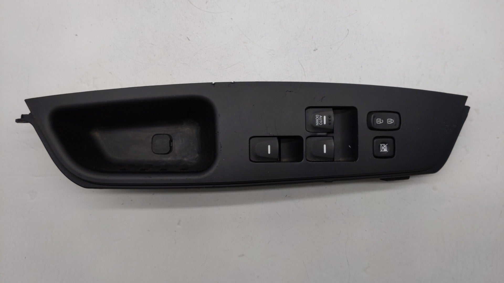 2013 Hyundai Veloster Master Power Window Switch Replacement Driver Side Left P/N:82710-2V110 Fits 2012 2013 2014 2015 2016 2017 OEM Used Auto Parts - Oemusedautoparts1.com