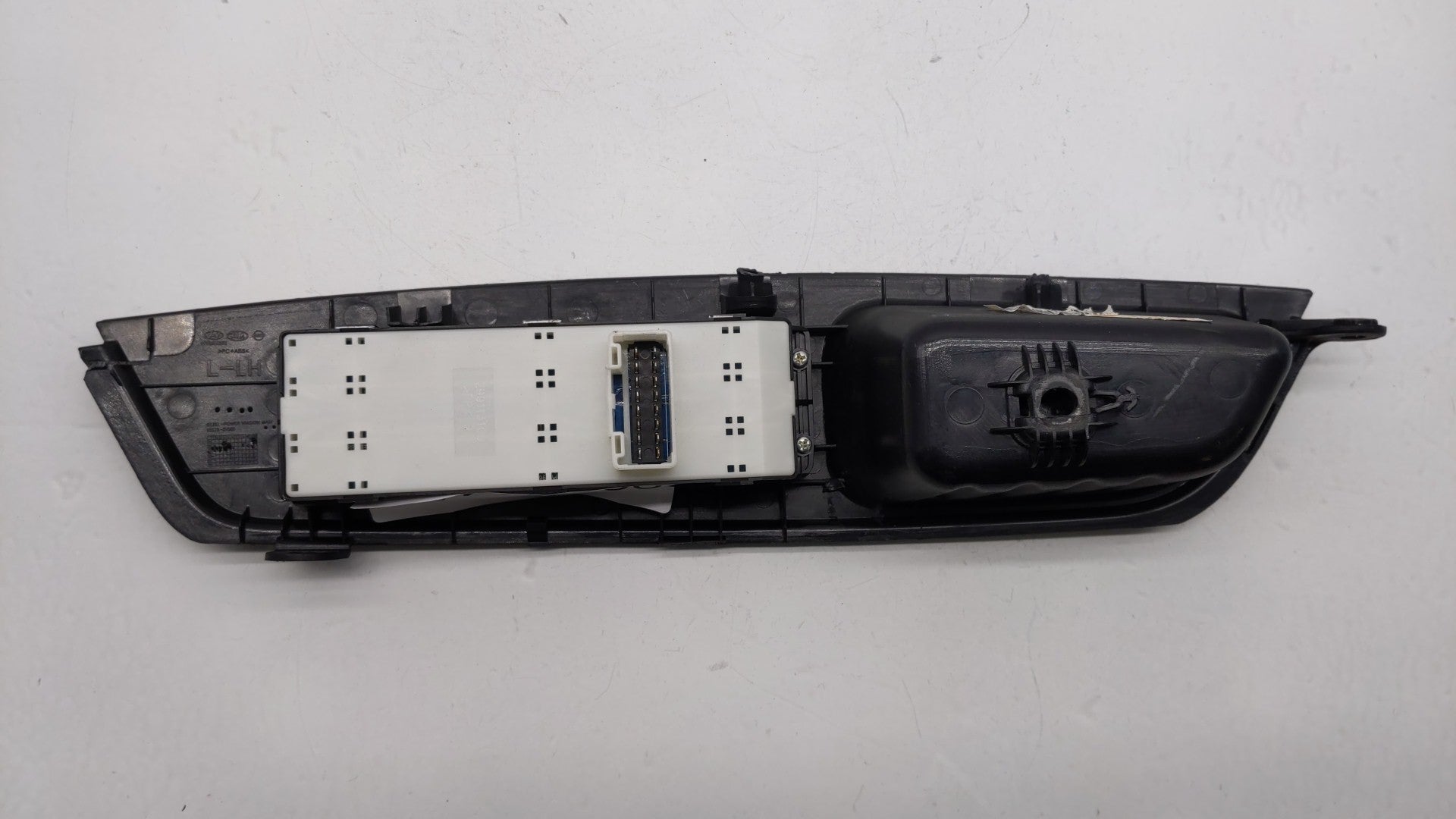 2013 Hyundai Veloster Master Power Window Switch Replacement Driver Side Left P/N:82710-2V110 Fits 2012 2013 2014 2015 2016 2017 OEM Used Auto Parts - Oemusedautoparts1.com