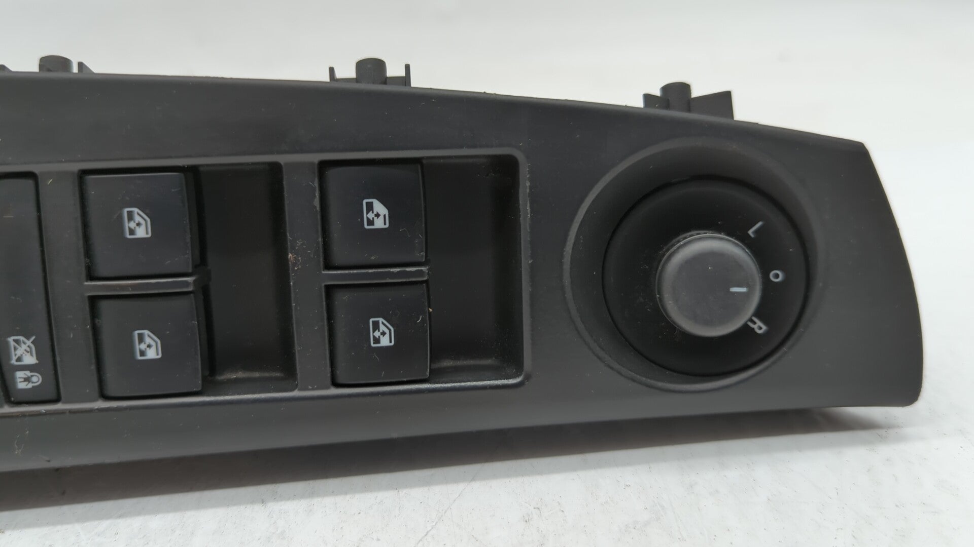 2013 Chevrolet Malibu Master Power Window Switch Replacement Driver Side Left P/N:20917580 22823883 Fits 2011 2012 OEM Used Auto Parts - Oemusedautoparts1.com