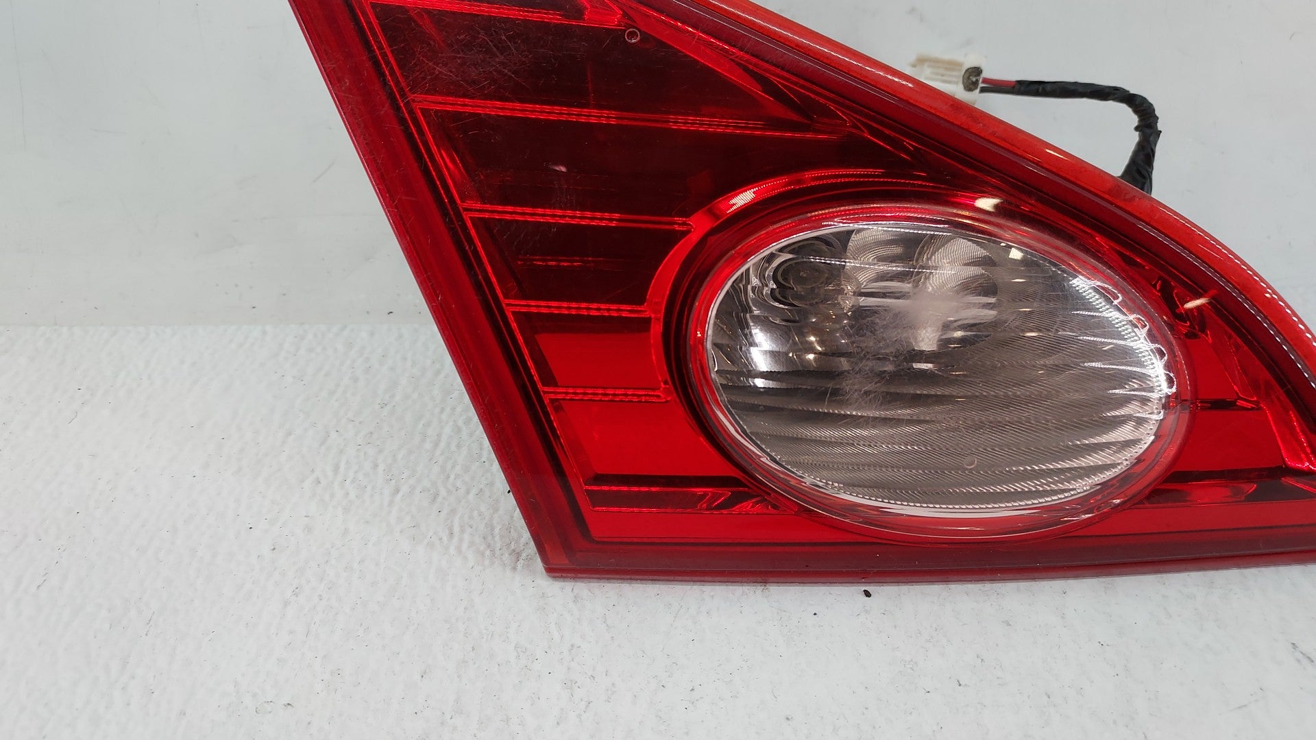 2009-2010 Nissan Murano Tail Light Assembly Driver Left OEM Fits 2009 2010 OEM Used Auto Parts - Oemusedautoparts1.com