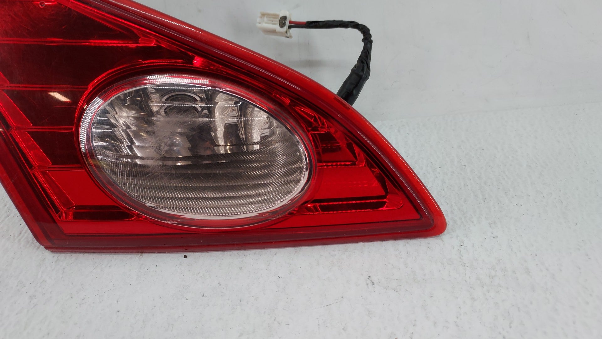 2009-2010 Nissan Murano Tail Light Assembly Driver Left OEM Fits 2009 2010 OEM Used Auto Parts - Oemusedautoparts1.com