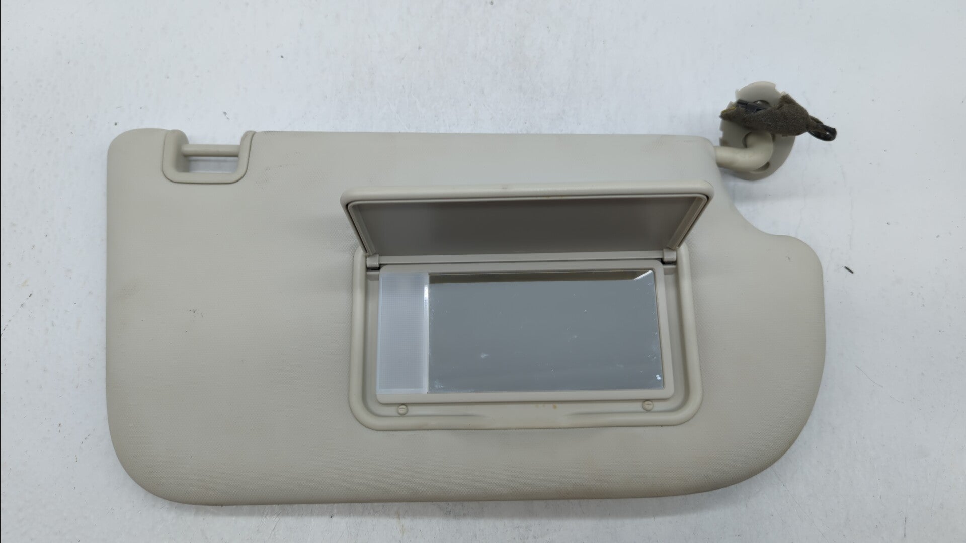 2013-2019 Ford Escape Sun Visor Shade Replacement Passenger Right Mirror Fits 2013 2014 2015 2016 2017 2018 2019 OEM Used Auto Parts - Oemusedautoparts1.com