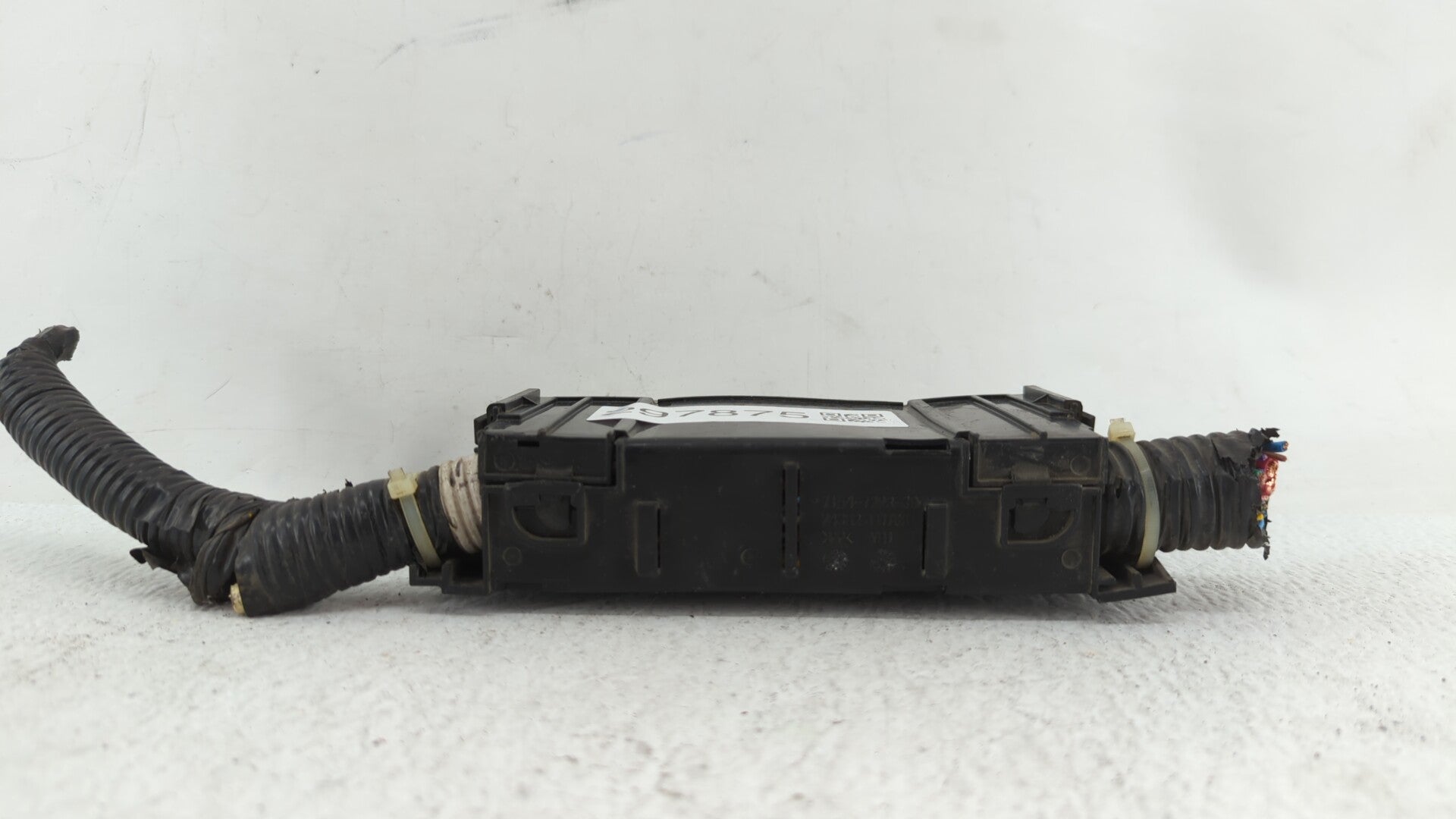 2013-2019 Nissan Sentra Fusebox Fuse Box Panel Relay Module P/N:284B7 3RA3E 284B7 3RA1A Fits 2013 2014 2015 2016 2017 2018 2019 OEM Used Auto Parts - Oemusedautoparts1.com