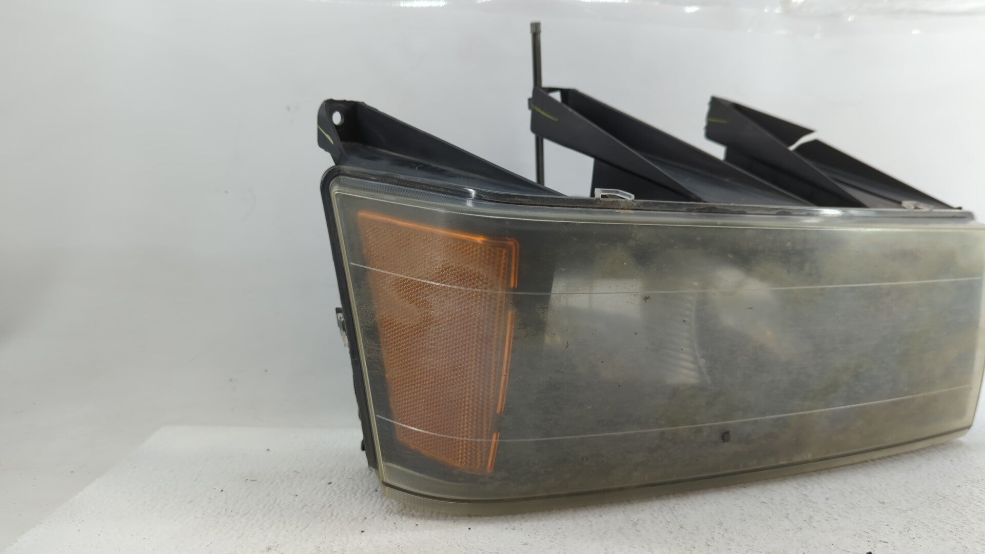 2004 Chevrolet Colorado Passenger Right Oem Head Light Headlight Lamp - Oemusedautoparts1.com