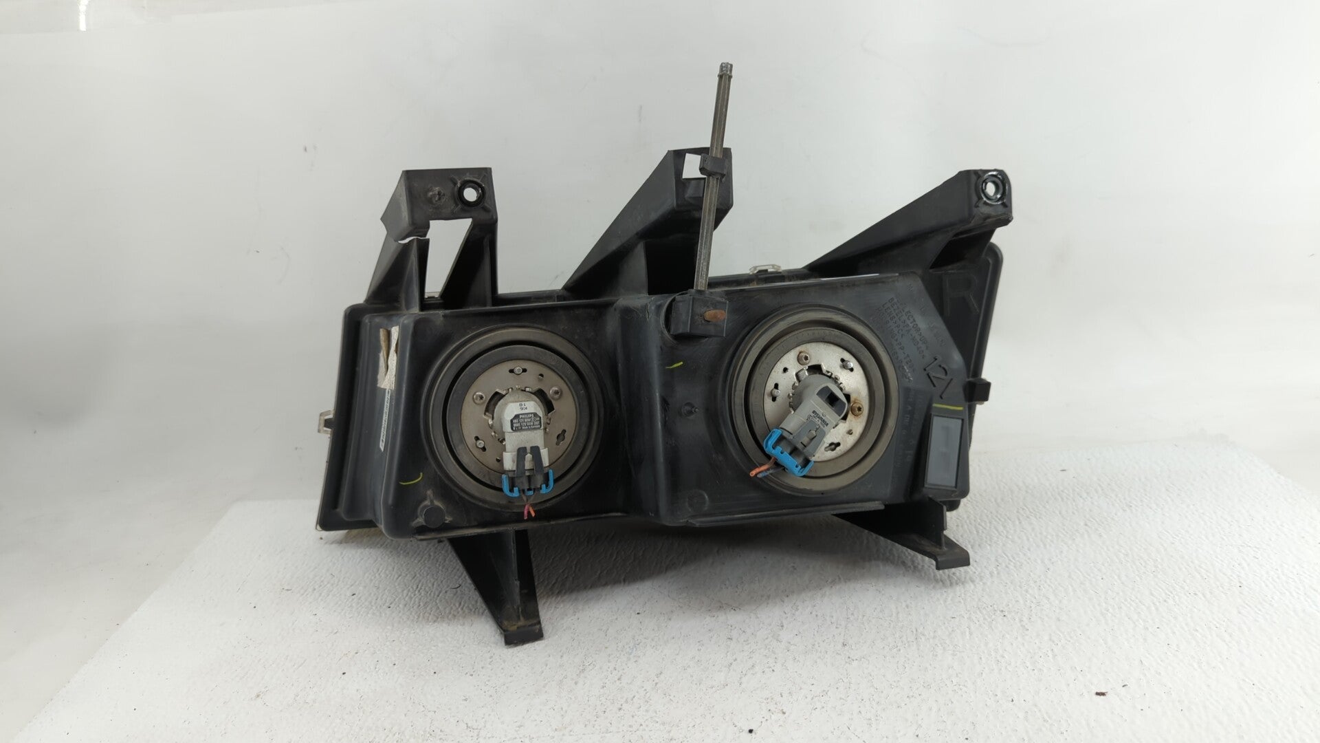 2004 Chevrolet Colorado Passenger Right Oem Head Light Headlight Lamp - Oemusedautoparts1.com