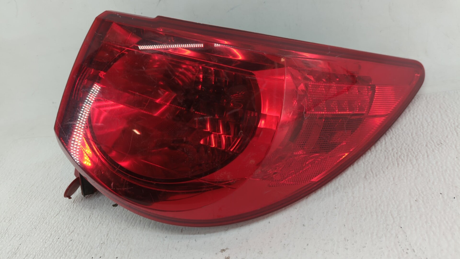 2009-2012 Chevrolet Traverse Tail Light Assembly Passenger Right OEM Fits 2009 2010 2011 2012 OEM Used Auto Parts - Oemusedautoparts1.com